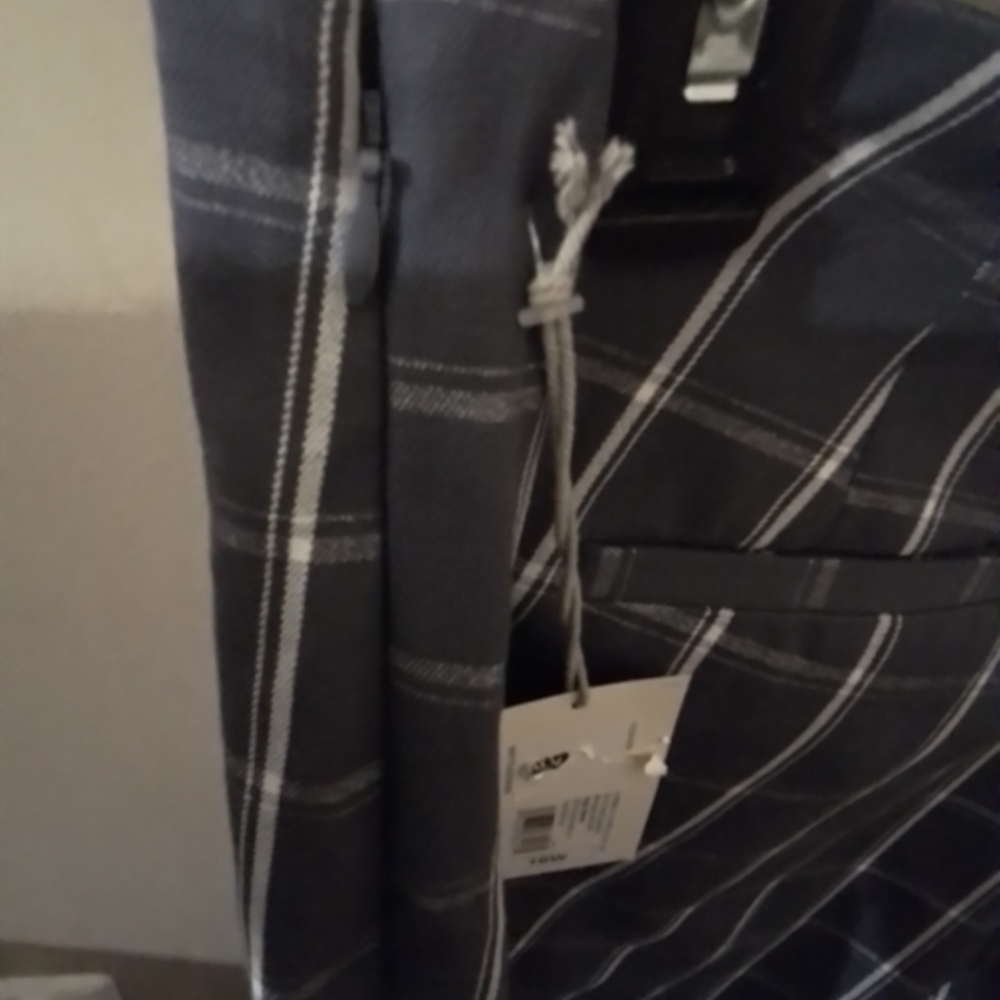 - Women's New Day Crop Pants with side zipper and two back pockets NWT - Picture 3 of 4